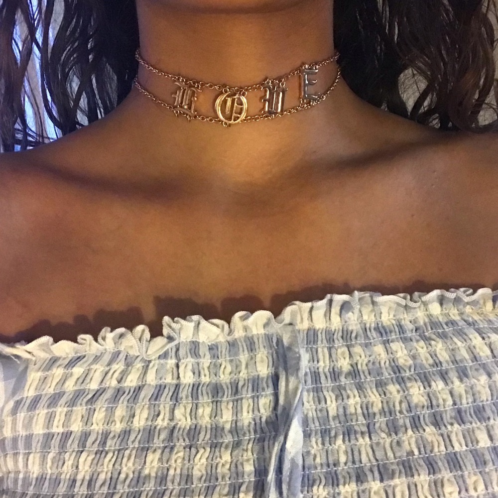 LOVE Choker (Gold) - Picture 3 of 3